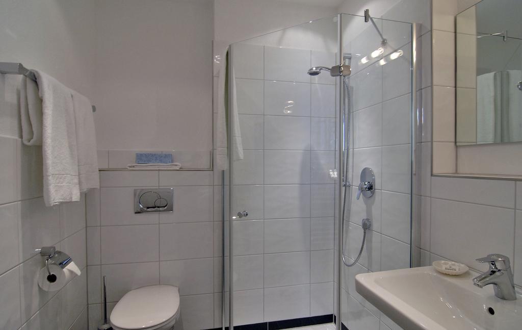 Hotel Landhaus Sixtmuehle à Taufkirchen  Chambre photo