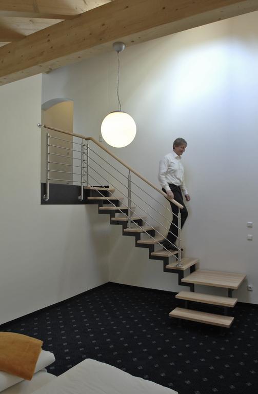 Hotel Landhaus Sixtmuehle à Taufkirchen  Extérieur photo